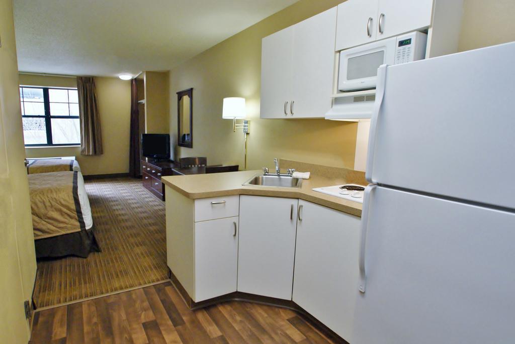 Extended Stay America Select Suites - Detroit - Roseville Exterior foto