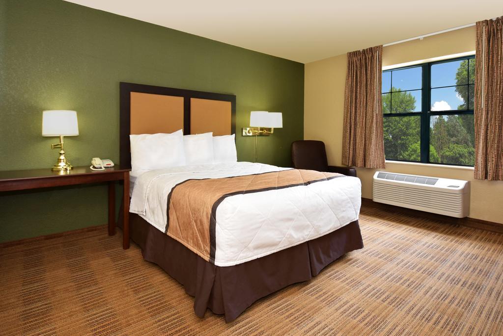 Extended Stay America Select Suites - Detroit - Roseville Exterior foto